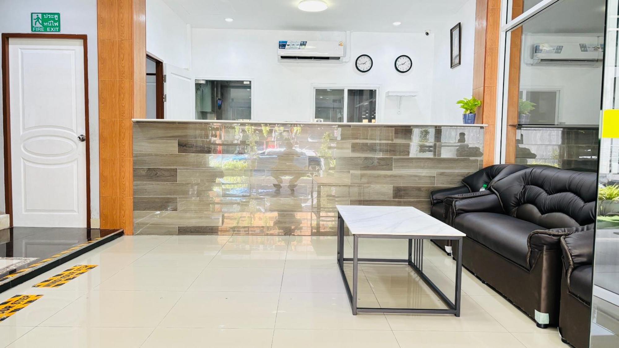 Royal Star Suites Pattaya Exterior photo